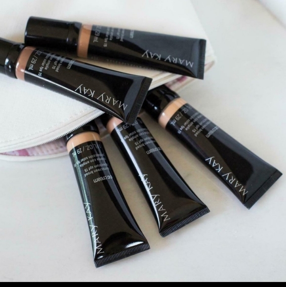 Mary Kay cc cream Sunscreen Broad Spectrum spf 15 - Picture 2 of 2